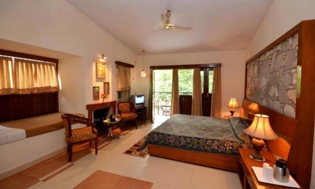 Corbett Suman Grand Hotel Corbett National Park Room photo